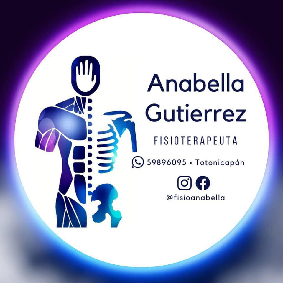 Fisioterapeuta dando un masaje a un ciclista